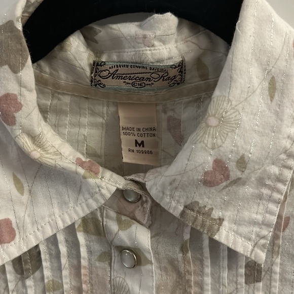 American Rag snap button blouse. - Picture 2 of 5